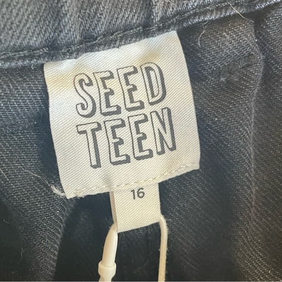 Black Shorts Paper Bag - Picture 4 of 5